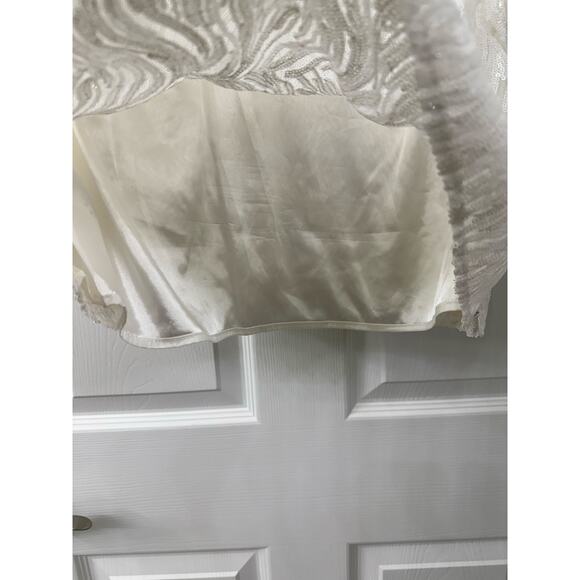 Tahari Arthur S. Levine Luxe Petite 10P white sequence tank top side zipper - Picture 5 of 6